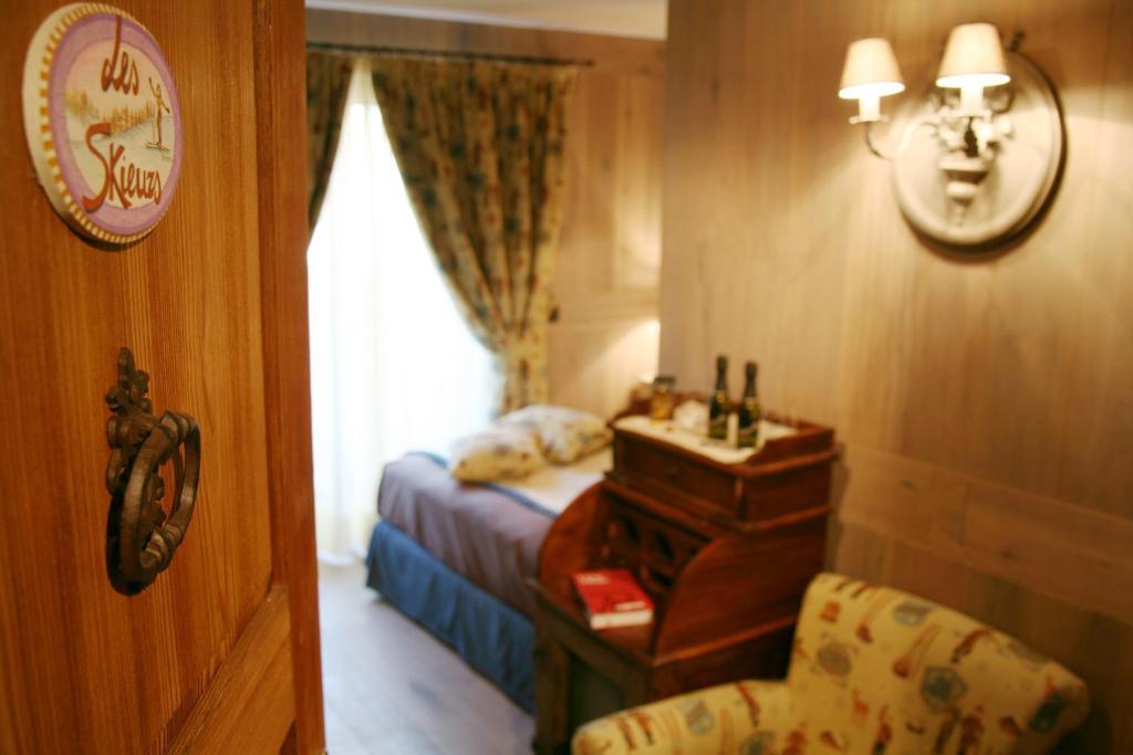 Hotel Letterario Locanda Collomb 라튈르 외부 사진