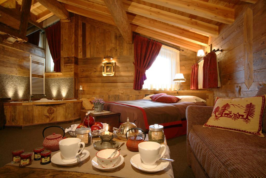 Hotel Letterario Locanda Collomb 라튈르 객실 사진